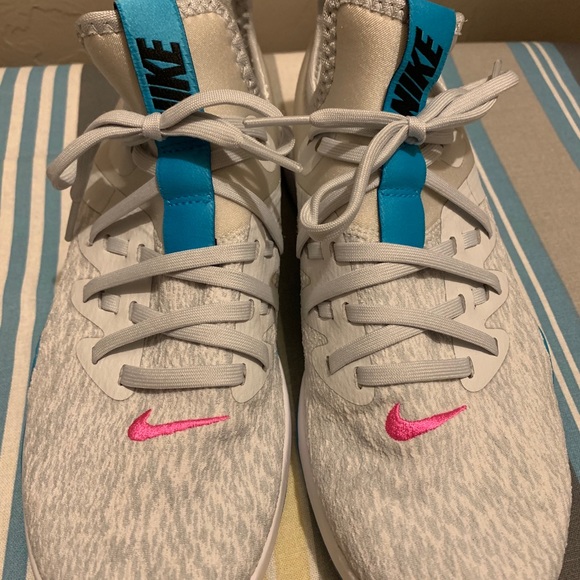 Women’s shoes - Picture 2 of 2